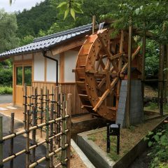 木製水車　大　小屋