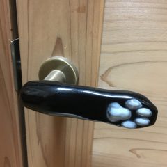 レバーハンドル　ドア　肉球　猫　ドアノブ