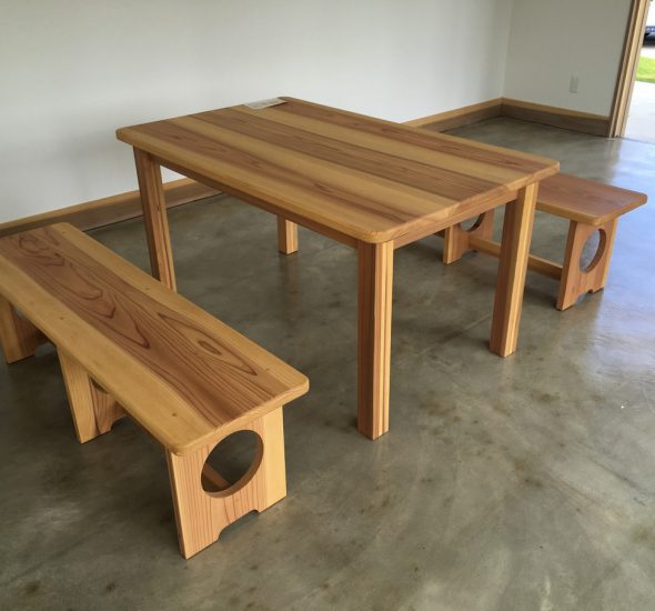 テーブル　ベンチ